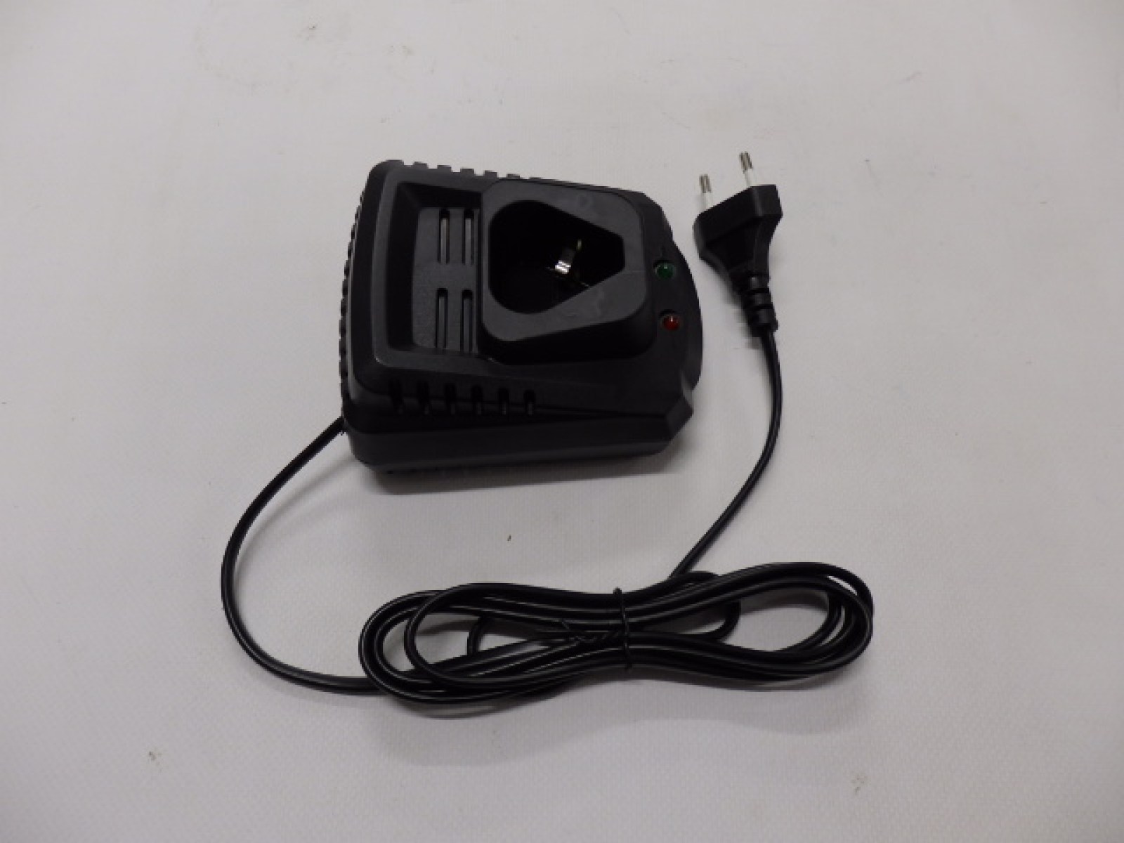 VERDEMAX Nab&iacute;ječka 12V-1,5A (5994-5998,5999)